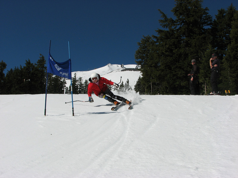 ussa > Greta Byrne trains on snow at Mt. Bachelor, OR as part of the women's U.S. Alpine Development Team (Kraig Sourbeer/USSA)
